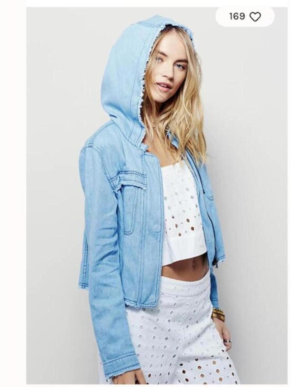 Free People Cropped‎ Denim Jacket Hooded Raw Edge Light Wash Boho Festival L